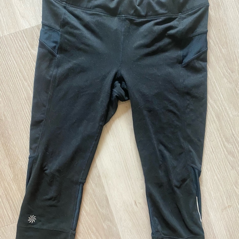 Athleta Cropped Black Leggings